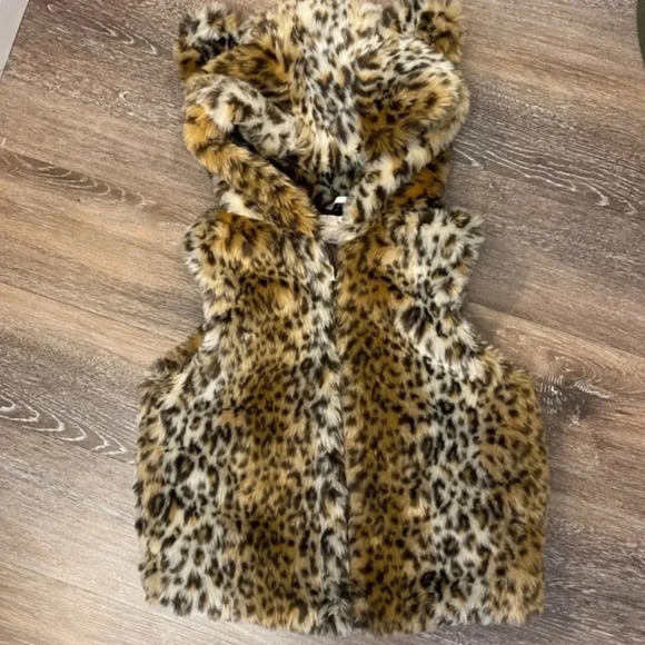 KATE SPADE Girl's Faux Fur Cheetah Vest with Hoodie - Picture 2 of 5